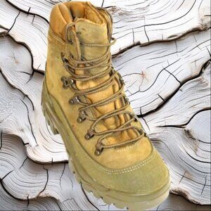 Belleville Mountain MCB 950 Gore Tex Vibram Combat Hiker Boot Khaki Size 7.5 (W)